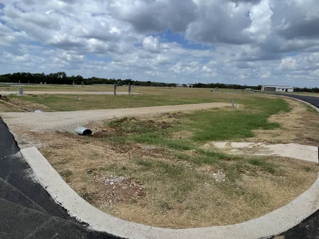 174 Resort Ct Fredericksburg, TX 78624
