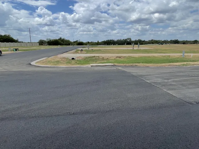 174 Resort Ct Fredericksburg, TX 78624