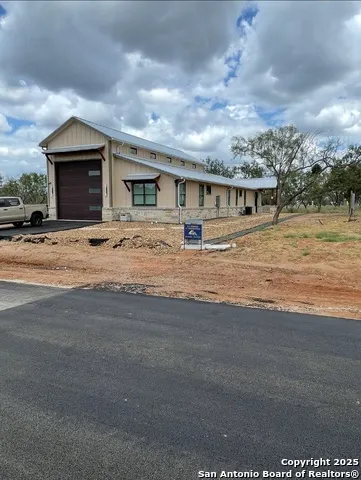 174 Resort Ct Fredericksburg, TX 78624