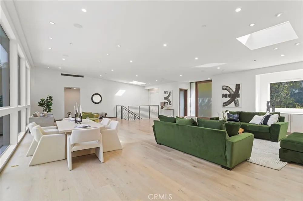 15641 Meadowgate Encino, CA 91436
