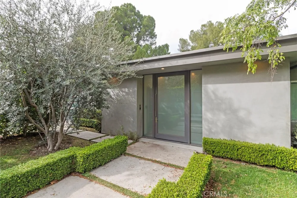 15641 Meadowgate Encino, CA 91436