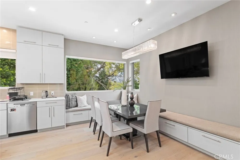 15641 Meadowgate Encino, CA 91436