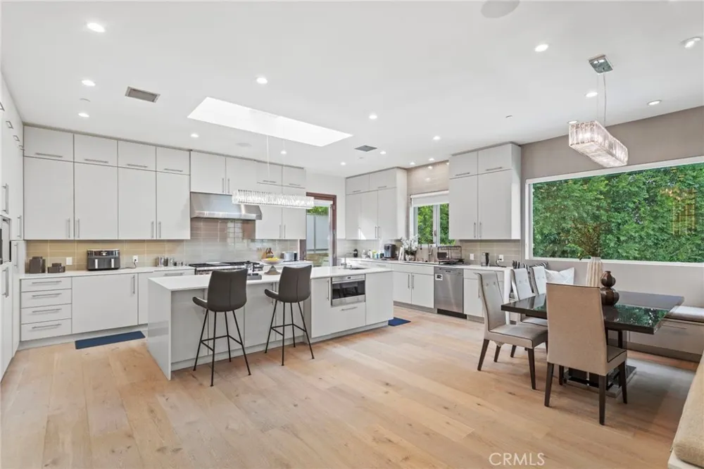 15641 Meadowgate Encino, CA 91436