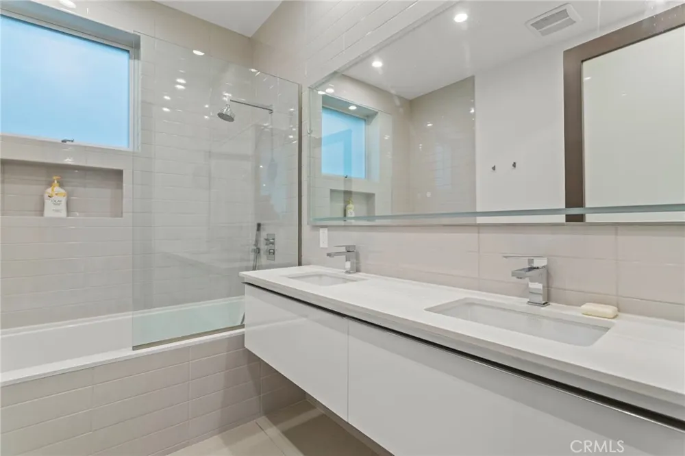 15641 Meadowgate Encino, CA 91436