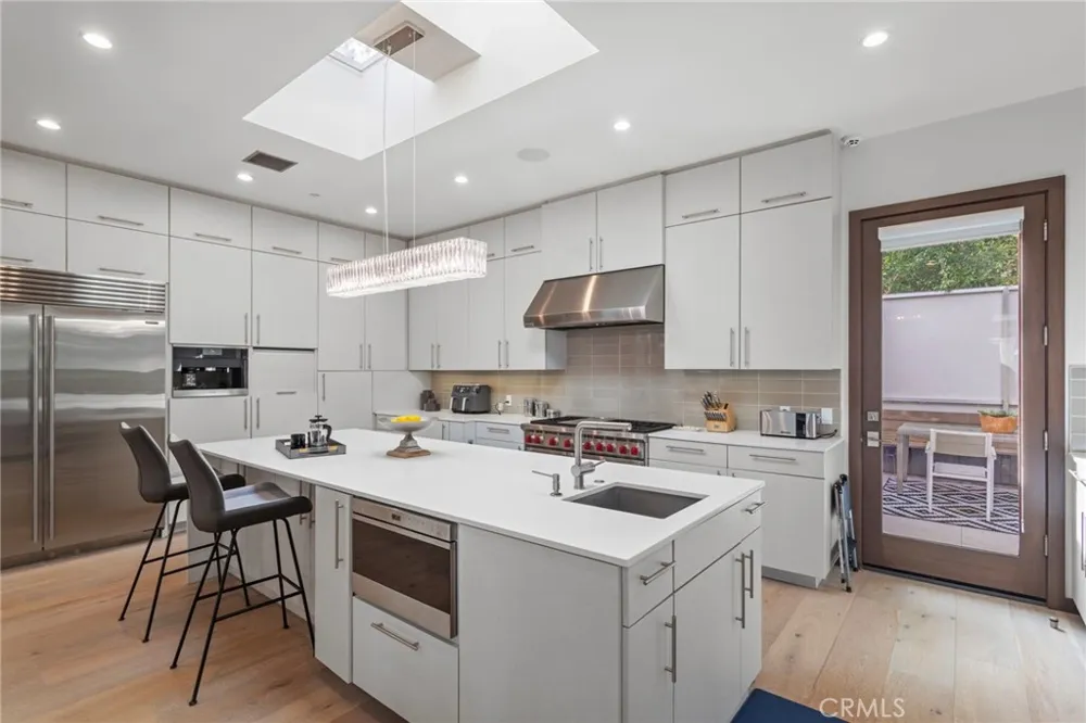 15641 Meadowgate Encino, CA 91436