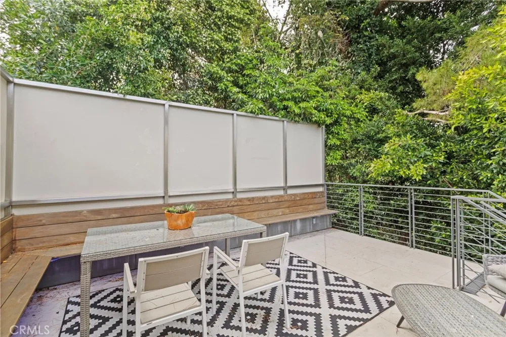 15641 Meadowgate Encino, CA 91436