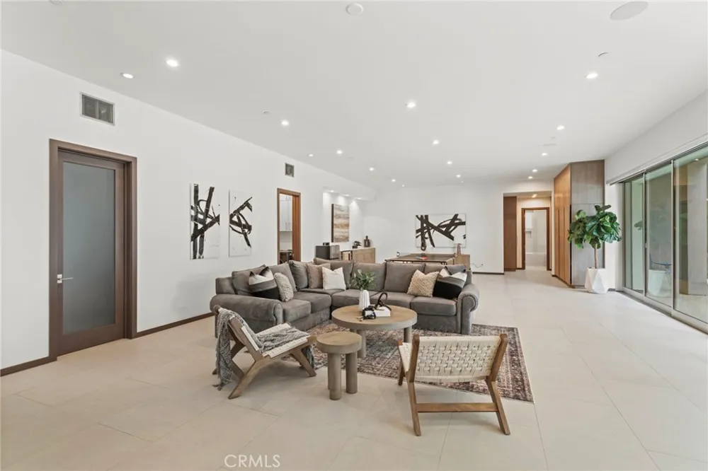 15641 Meadowgate Encino, CA 91436