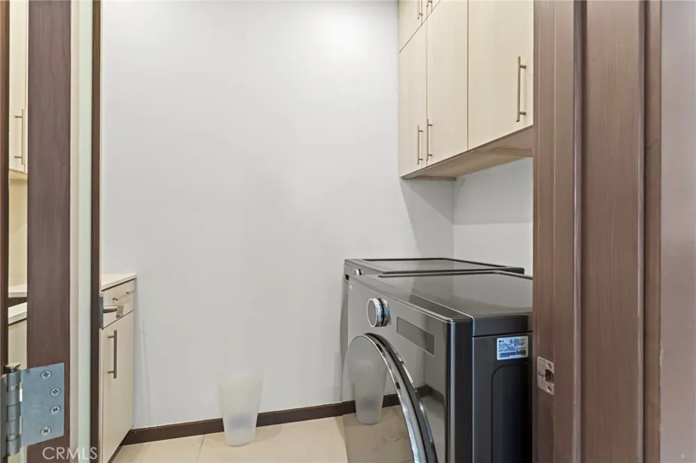 15641 Meadowgate Encino, CA 91436
