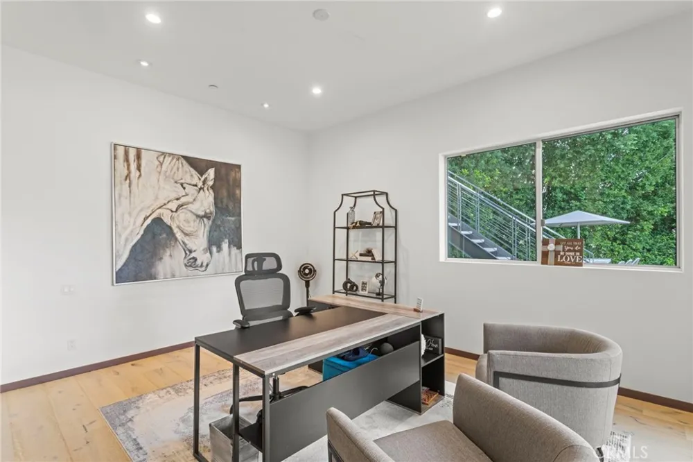 15641 Meadowgate Encino, CA 91436
