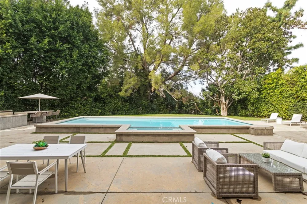 15641 Meadowgate Encino, CA 91436