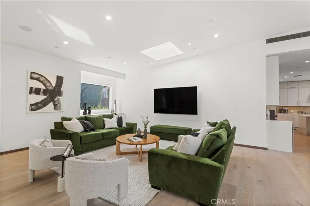 15641 Meadowgate Encino, CA 91436