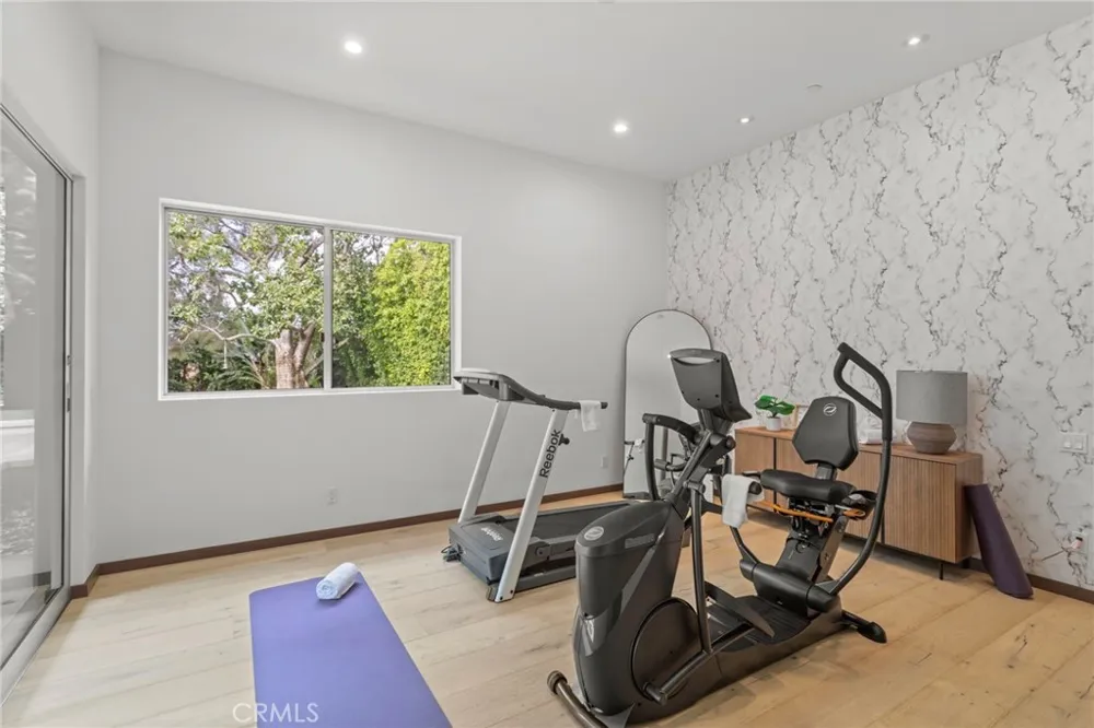 15641 Meadowgate Encino, CA 91436