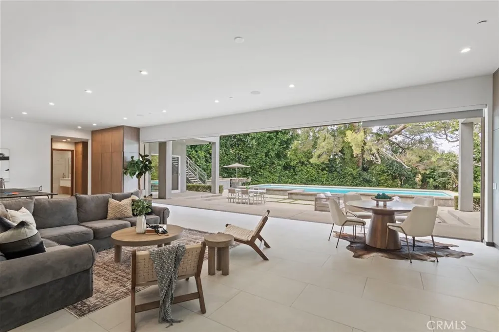 15641 Meadowgate Encino, CA 91436