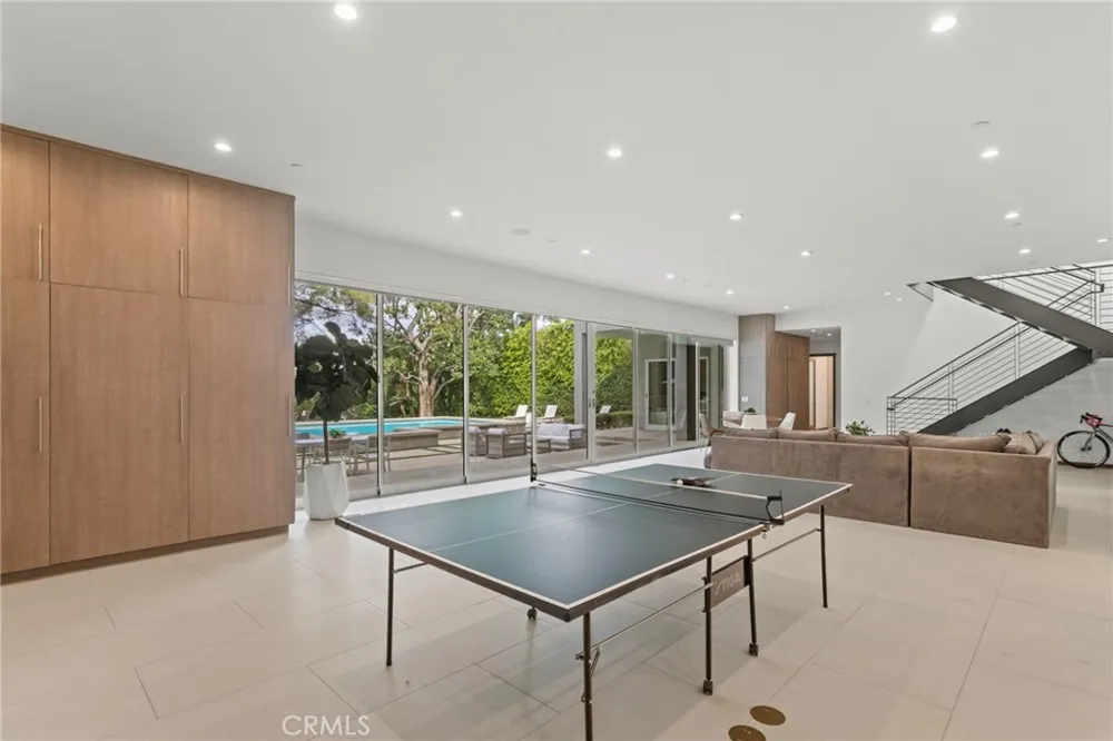15641 Meadowgate Encino, CA 91436