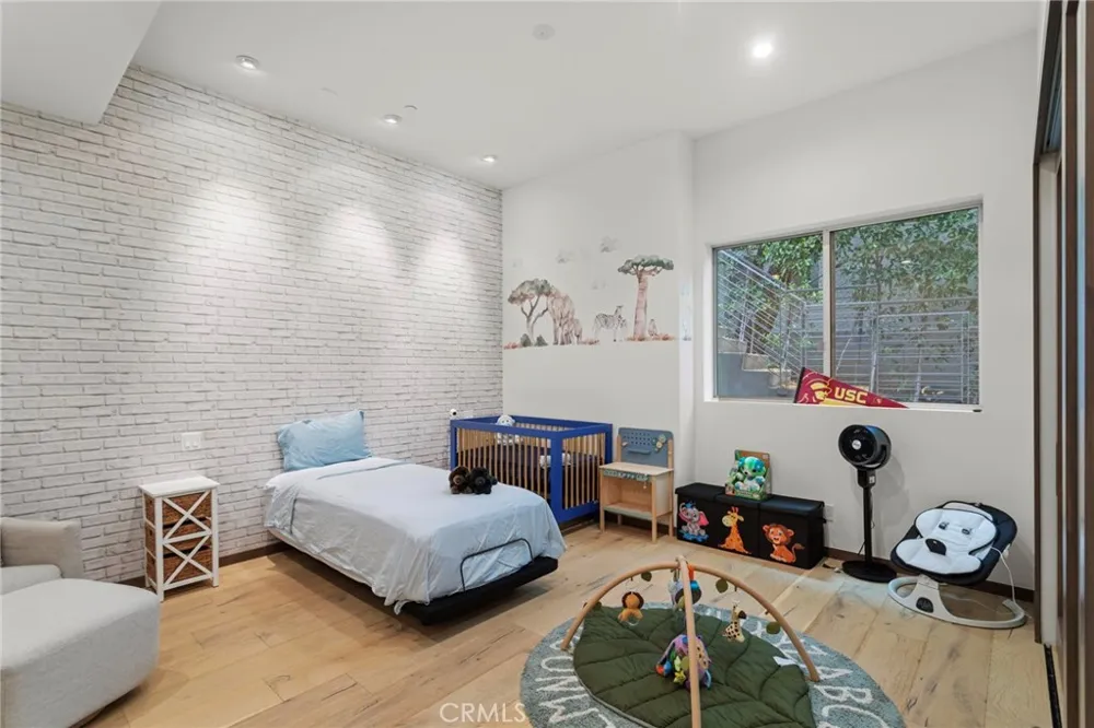 15641 Meadowgate Encino, CA 91436