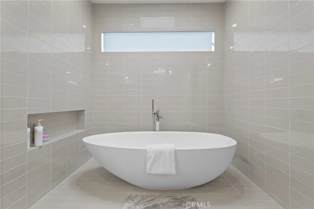 15641 Meadowgate Encino, CA 91436