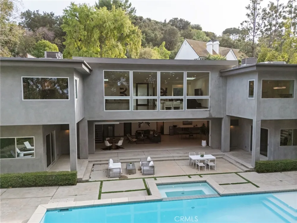 15641 Meadowgate Encino, CA 91436