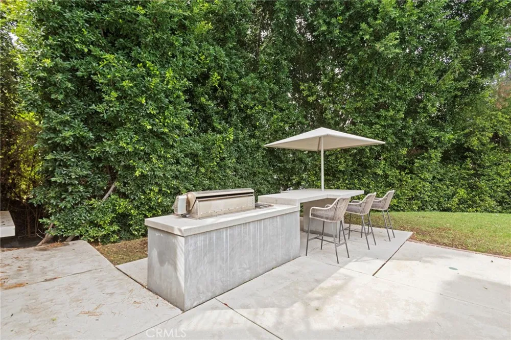 15641 Meadowgate Encino, CA 91436