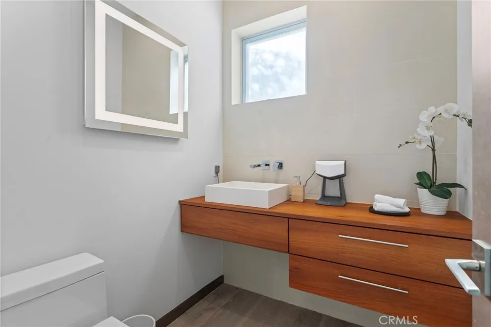 15641 Meadowgate Encino, CA 91436