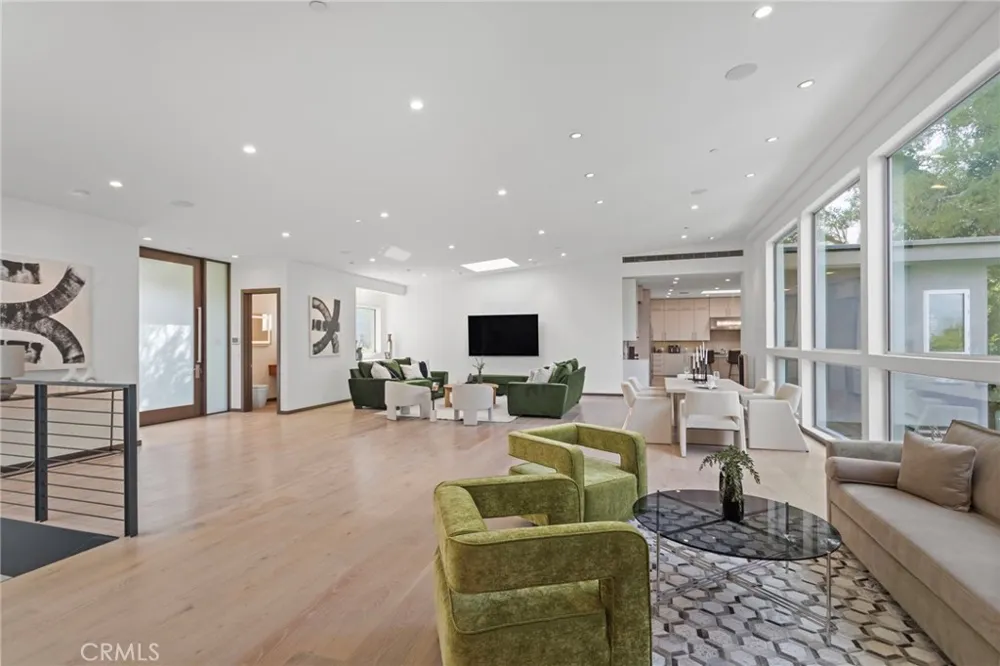 15641 Meadowgate Encino, CA 91436