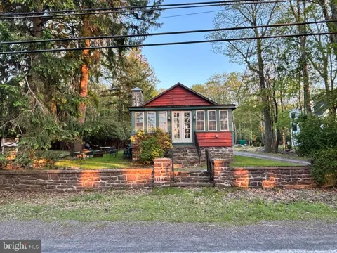 121 S LAKE DRIVE