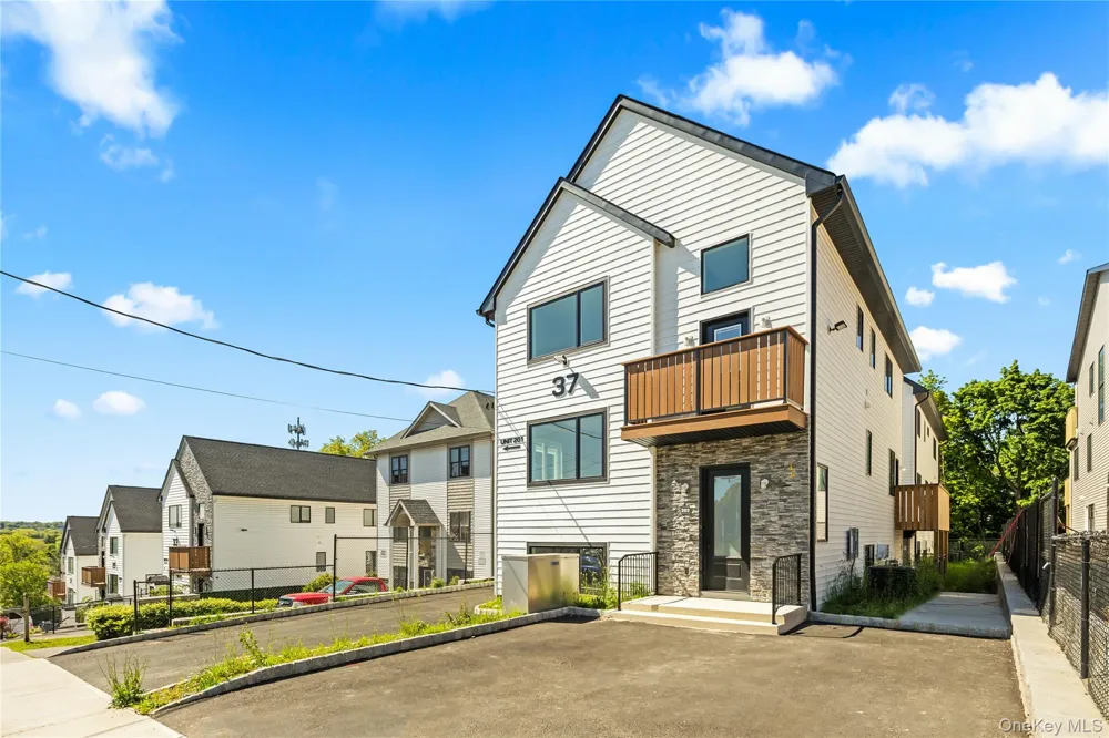 37 Ewing Avenue #201 Spring Valley, NY 10977