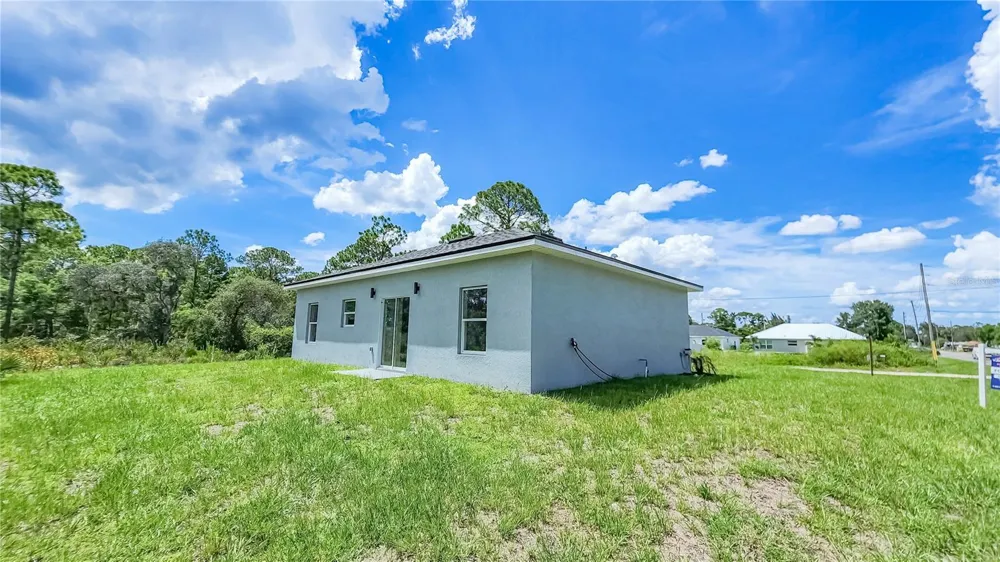 300 CASPIAN TERN AVENUE Sebring, FL 33870