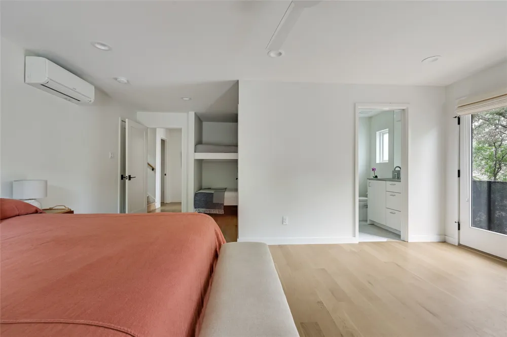 5801 Valley Circle Austin, TX 78731