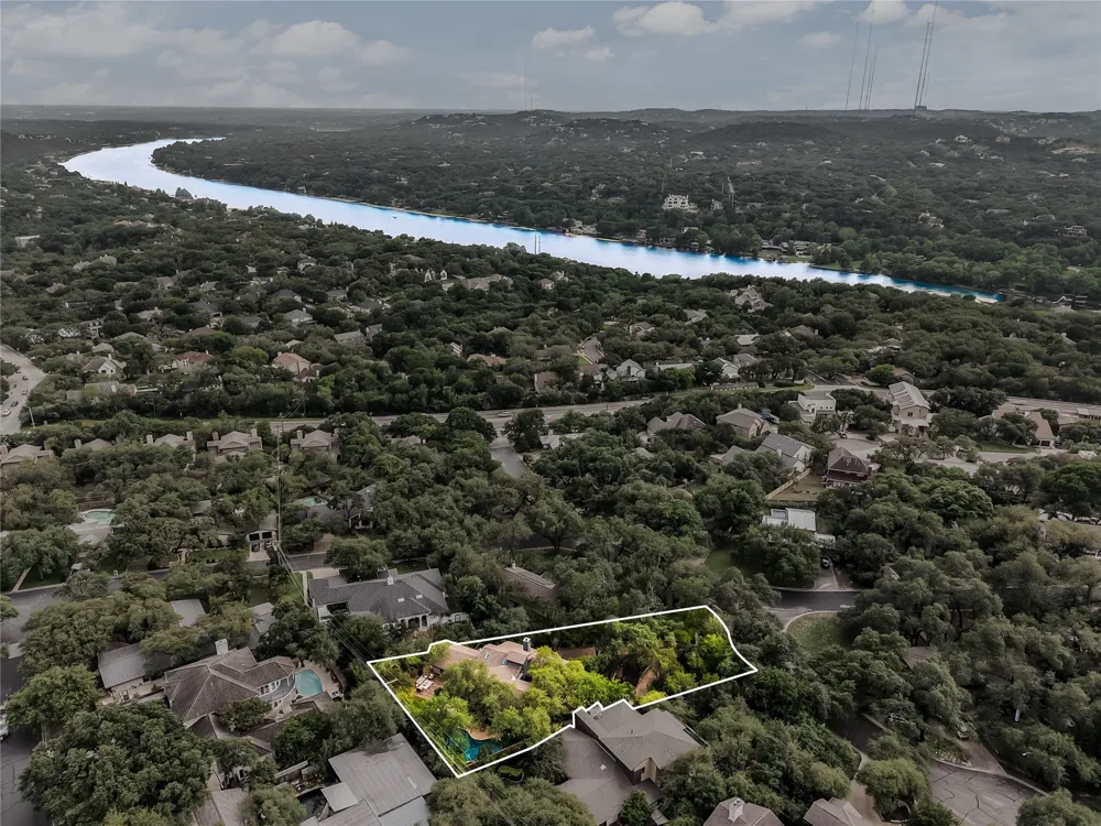 5801 Valley Circle Austin, TX 78731