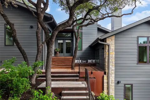 5801 Valley Circle
