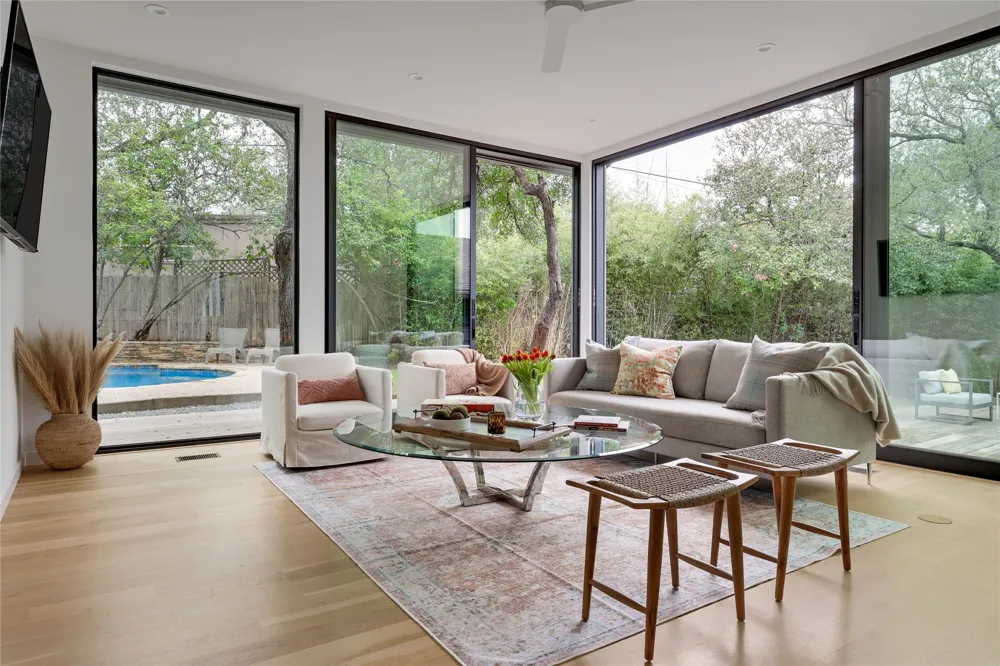 5801 Valley Circle Austin, TX 78731