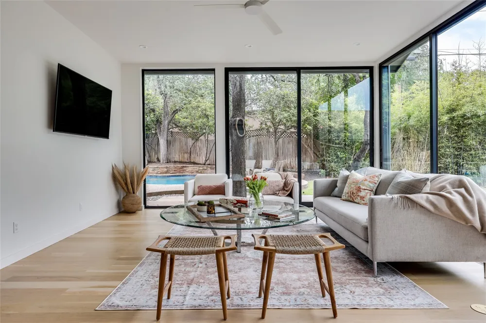5801 Valley Circle Austin, TX 78731