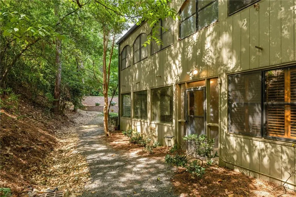 22 Glenald Way Atlanta, GA 30327