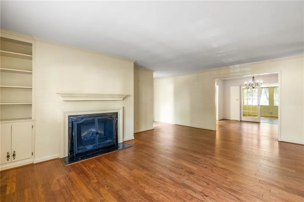 22 Glenald Way Atlanta, GA 30327