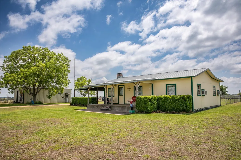 2603 Mcnelly Lane Burton, TX 77835