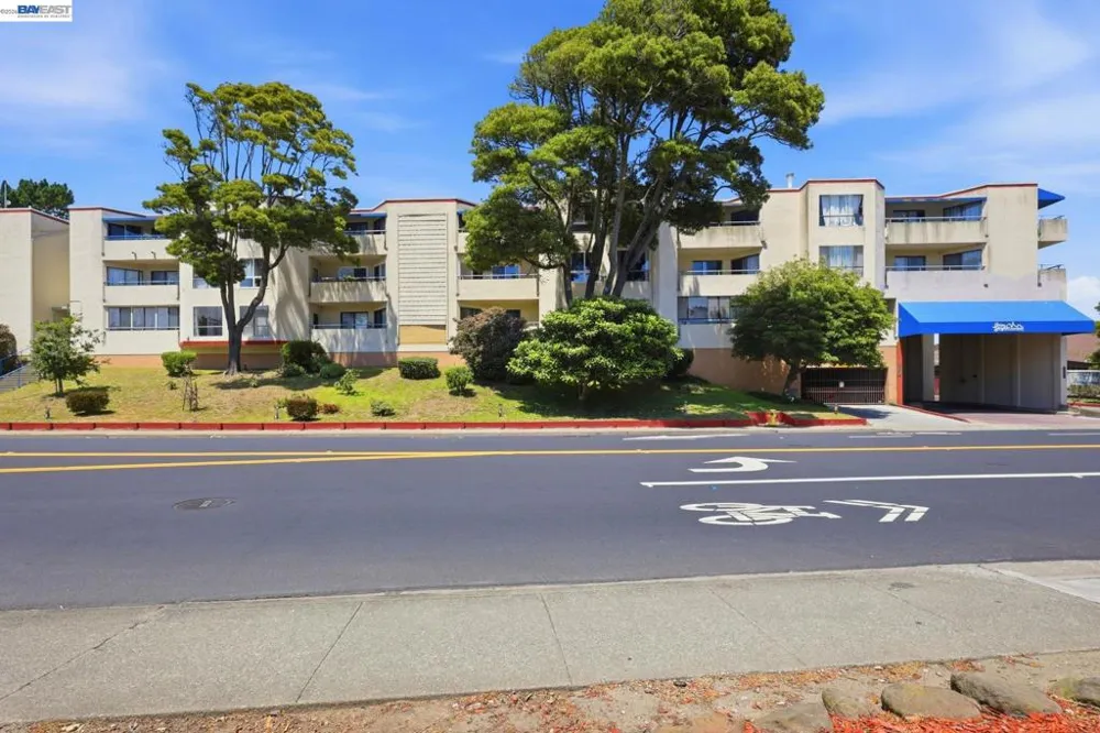 1551 Southgate Ave #115 Daly City, CA 94015