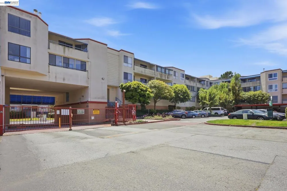 1551 Southgate Ave #115 Daly City, CA 94015
