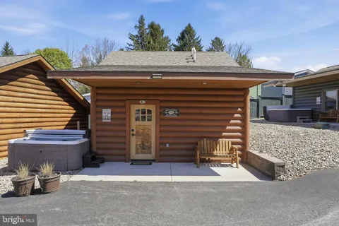 26 LAKESIDE VILLAGE LANE