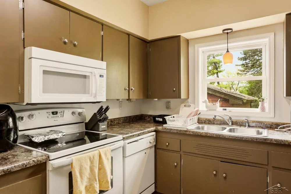 3285 Kochville Road Kochville Township, MI 48604