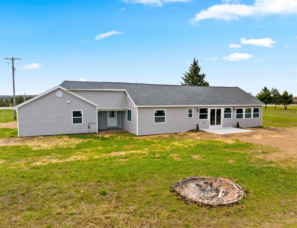 5568 S US-131 Chestonia Township, MI 49659
