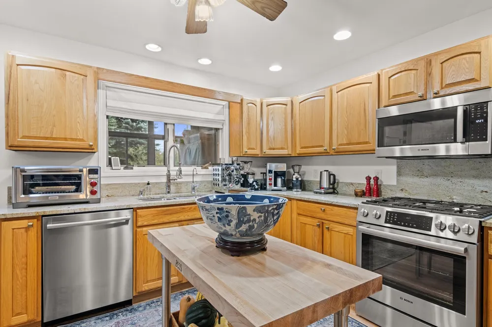 4133 Old Mission Road Peninsula Township, MI 49686