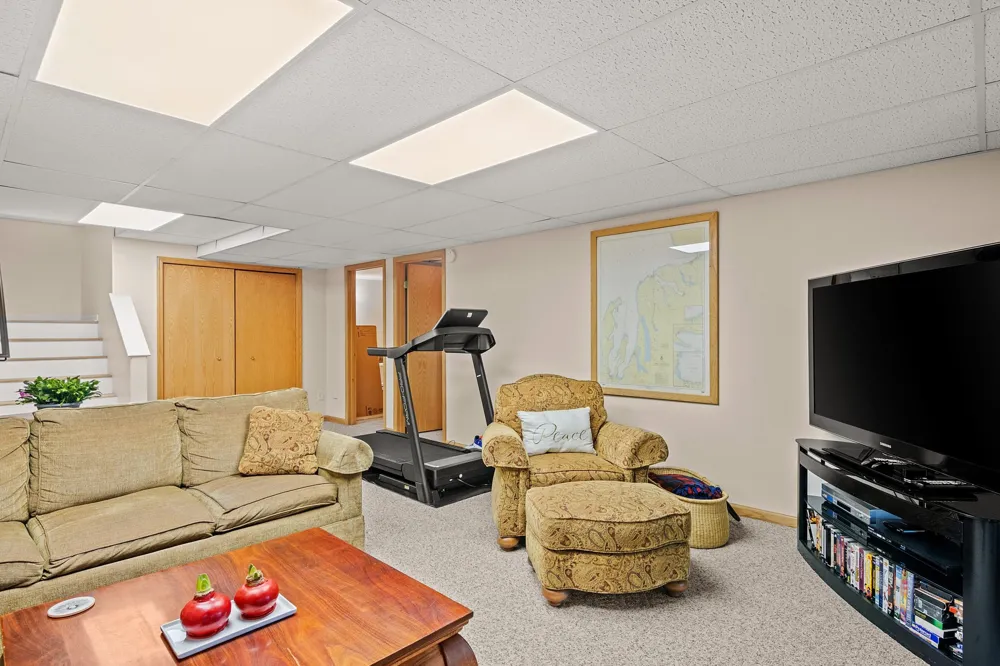 4133 Old Mission Road Peninsula Township, MI 49686