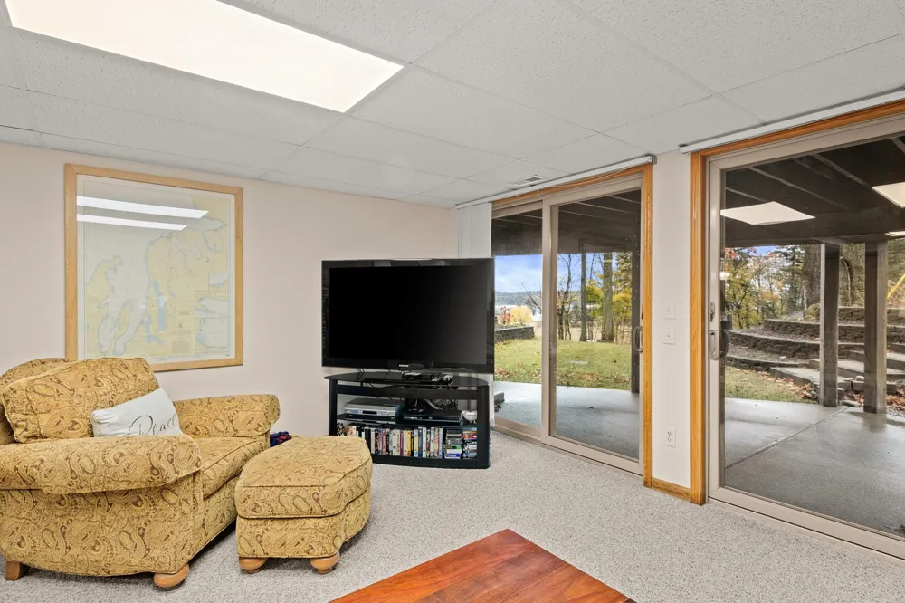 4133 Old Mission Road Peninsula Township, MI 49686