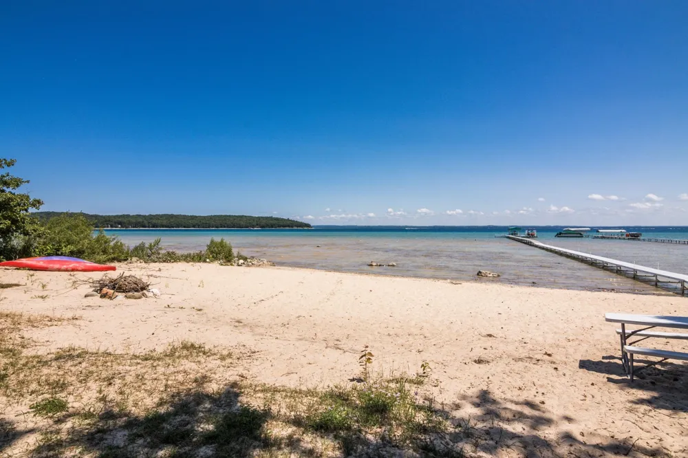 4133 Old Mission Road Peninsula Township, MI 49686