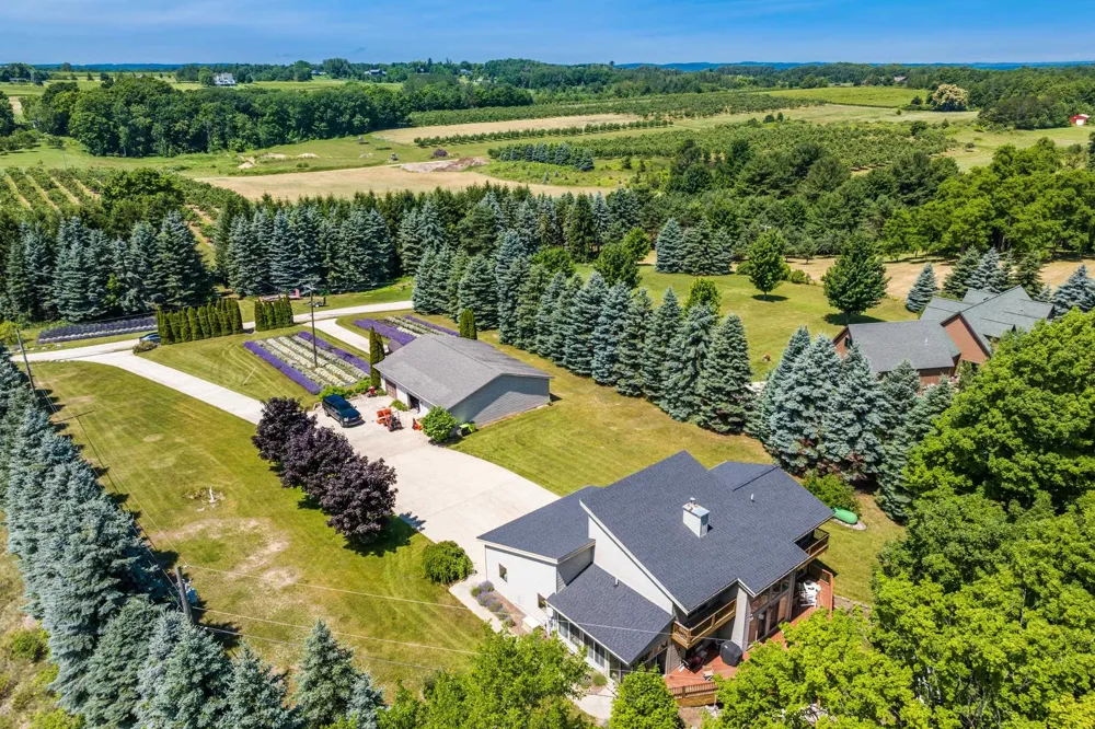 4133 Old Mission Road Peninsula Township, MI 49686