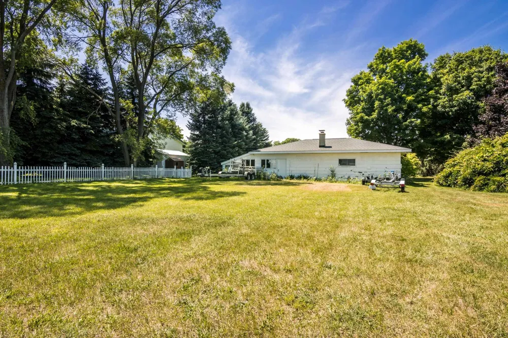4133 Old Mission Road Peninsula Township, MI 49686