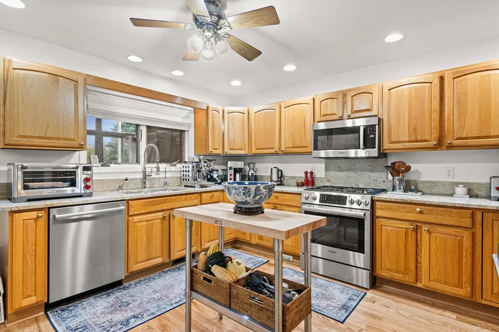 4133 Old Mission Road Peninsula Township, MI 49686