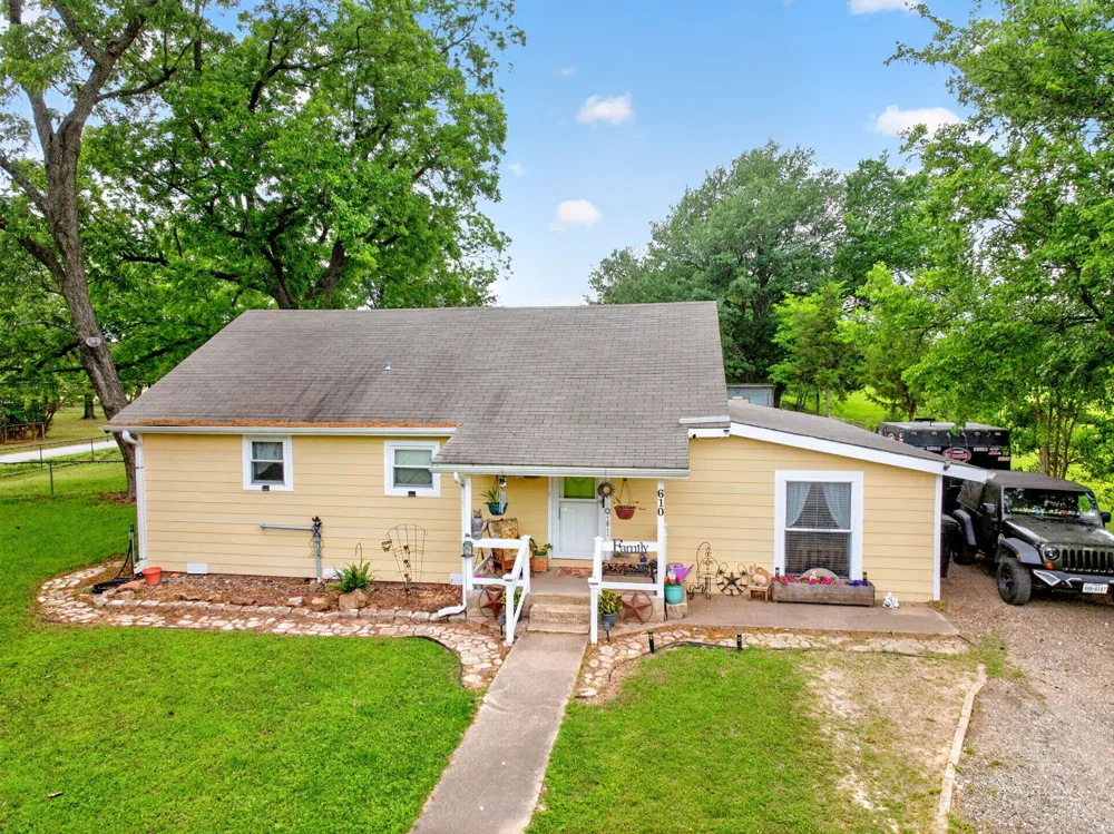 610 Crooked Creek Road Edgewood, TX 75117