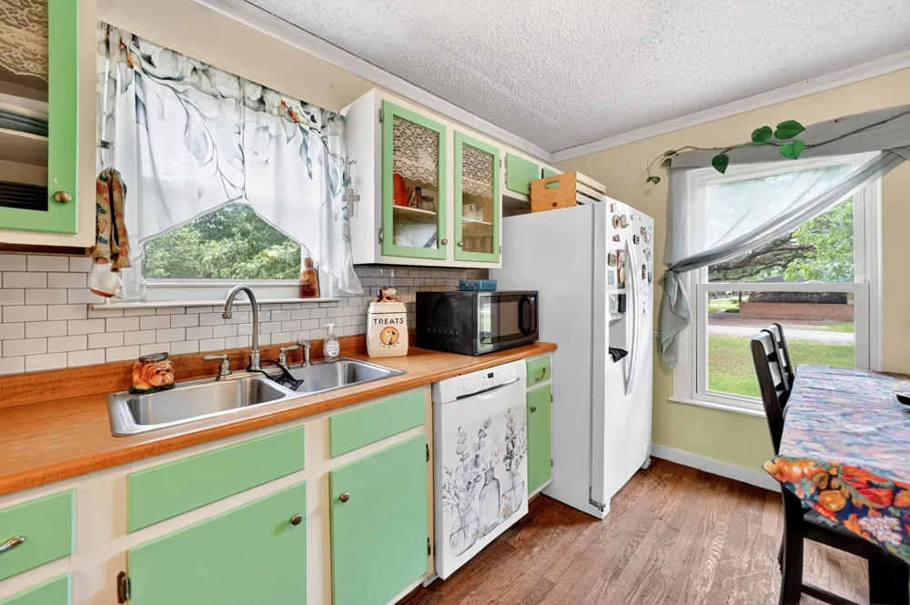 610 Crooked Creek Road Edgewood, TX 75117