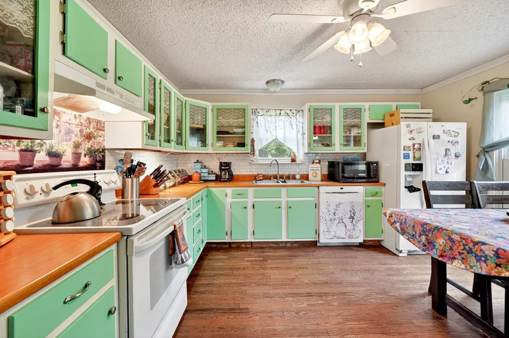 610 Crooked Creek Road Edgewood, TX 75117